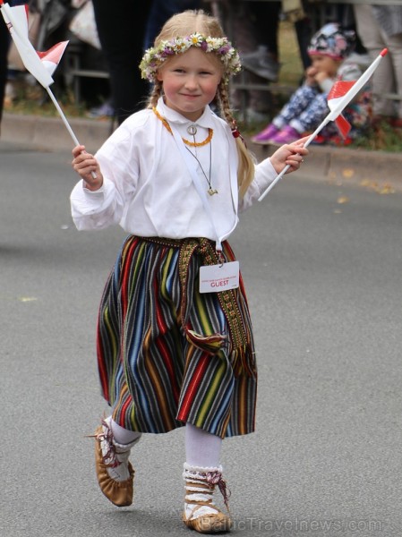 Dziesmu un deju svētku atklāšanas gājiens pulcē Rīgā visus Latvijas novadus (101-200) 226635