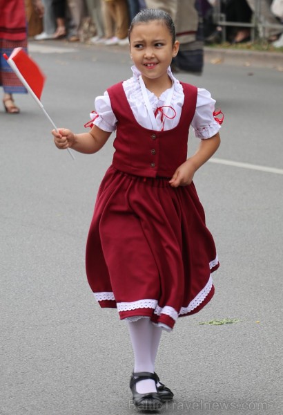 Dziesmu un deju svētku atklāšanas gājiens pulcē Rīgā visus Latvijas novadus (101-200) 226637
