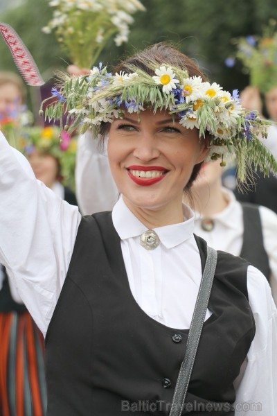 Dziesmu un deju svētku atklāšanas gājiens pulcē Rīgā visus Latvijas novadus (201-300) 226802