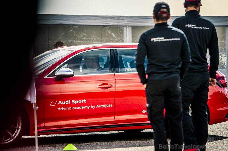 Travelnews.lv izmēģina Audi RS 3 un Audi RS 4 dinamiskās īpašības Biķernieku trasē 226841