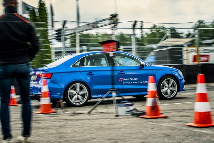 Travelnews.lv izmēģina Audi RS 3 un Audi RS 4 dinamiskās īpašības Biķernieku trasē 226850