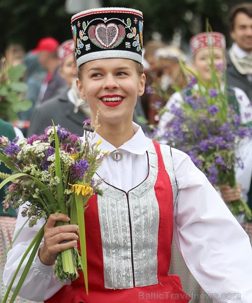 Dziesmu un deju svētku atklāšanas gājiens pulcē Rīgā visus Latvijas novadus (501-600) 227051