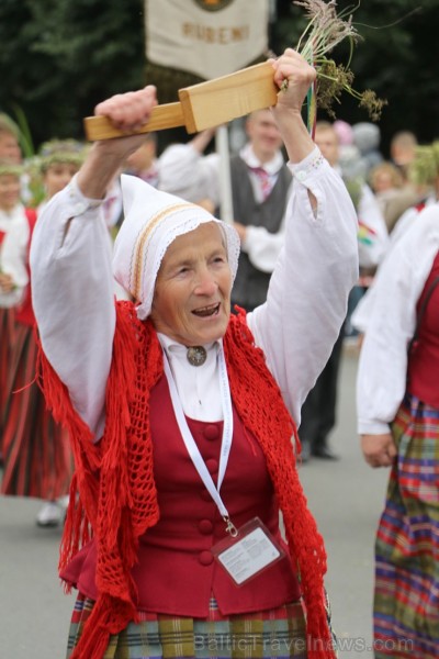 Dziesmu un deju svētku atklāšanas gājiens pulcē Rīgā visus Latvijas novadus (501-600) 227118