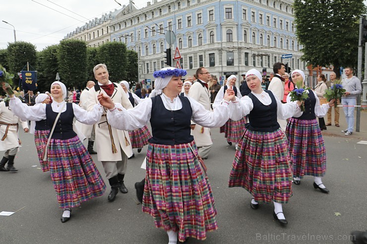 Dziesmu un deju svētku atklāšanas gājiens pulcē Rīgā visus Latvijas novadus (601-700) 227224