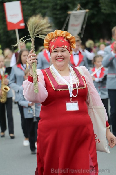 Dziesmu un deju svētku atklāšanas gājiens pulcē Rīgā visus Latvijas novadus (601-700) 227369