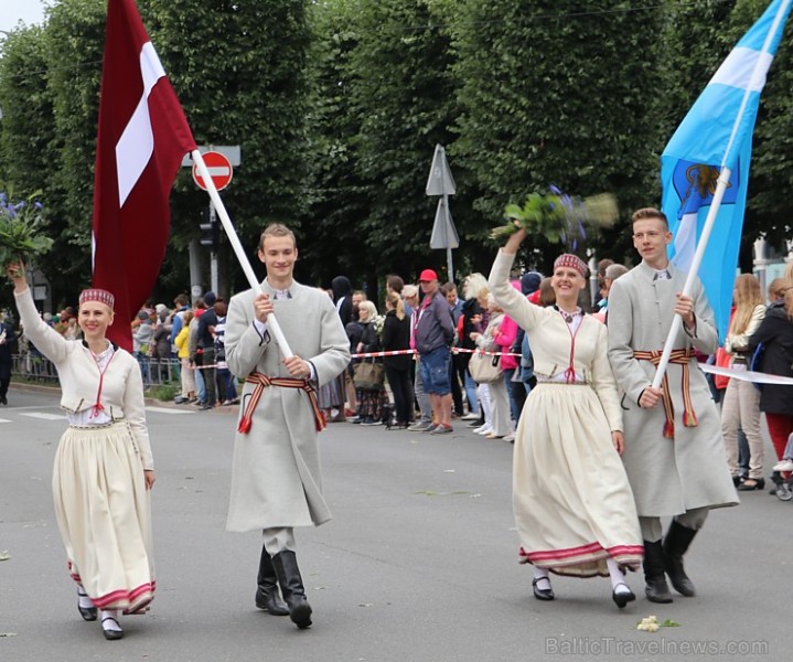 Dziesmu un deju svētku atklāšanas gājiens pulcē Rīgā visus Latvijas novadus (601-700) 227375