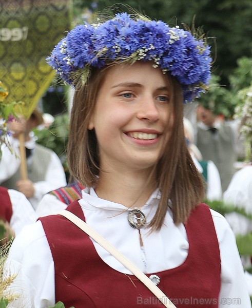 Dziesmu un deju svētku atklāšanas gājiens pulcē Rīgā visus Latvijas novadus (601-700) 227383