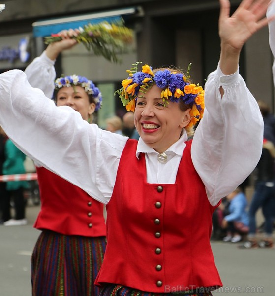 Dziesmu un deju svētku atklāšanas gājiens pulcē Rīgā visus Latvijas novadus (701-800) 227494