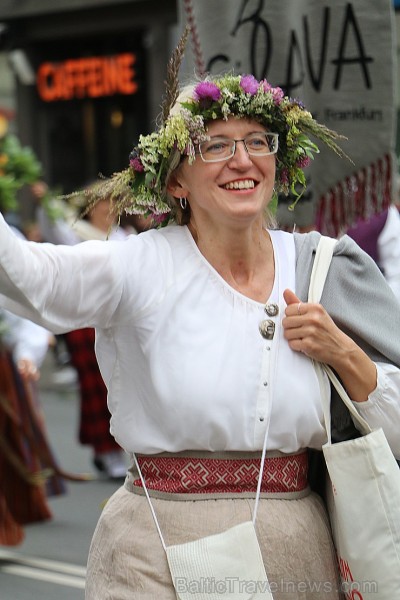 Dziesmu un deju svētku atklāšanas gājiens pulcē Rīgā visus Latvijas novadus (801-845) 227565