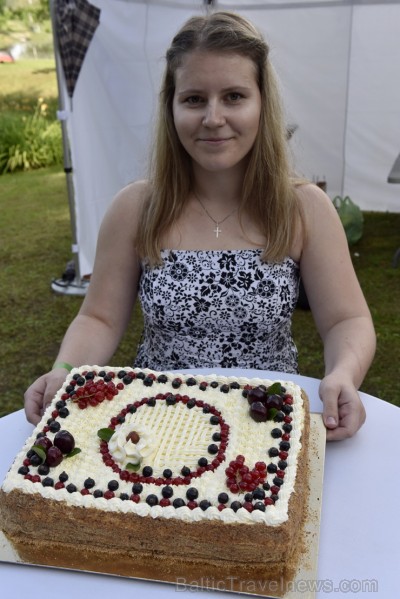 Plaši apmeklētajā Zaubes savvaļas kulinārajā festivālā bija meklējamas teju visas Latvijas garšas 228917