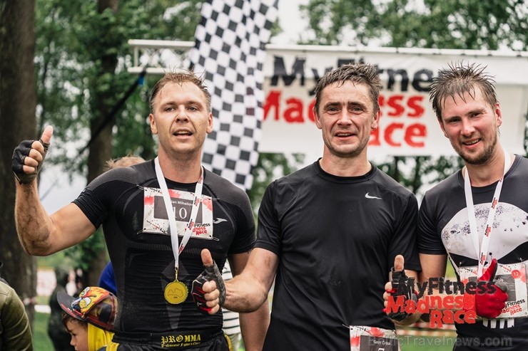 Lucavsalā aizvadīts pirmais MyFitness Madness Race škēršļu skrējiens 230819