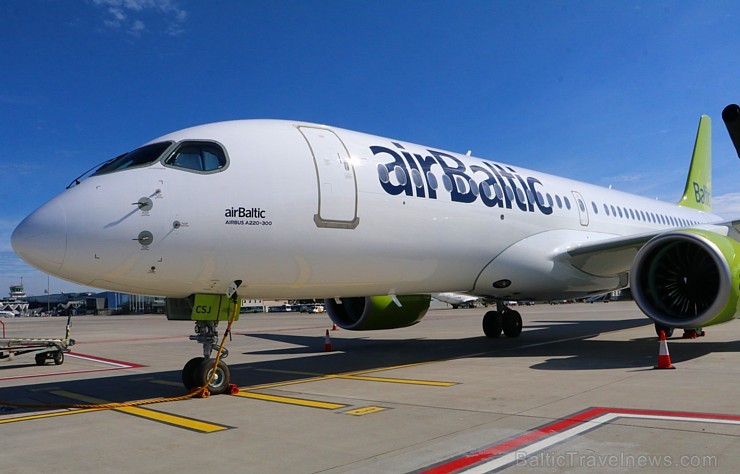 Travelnews.lv iepazīst «airBaltic» jauno lidmašīnu «Airbus A220-300». Atbalsta: Starptautiskā lidosta «Rīga» 230993