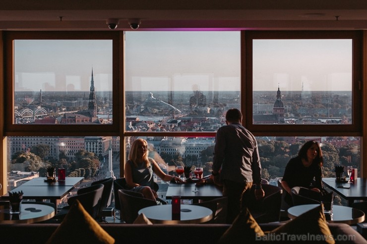 Rīgas centra augstākais bārs «Skyline Bar» prezentē savu jauno konceptu - «Sajūtu lidojums» 231894