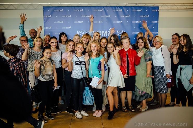 Ar 6000 skolēnu līdzdalību atklāta iniciatīva «Latvijas skolas soma» 233395