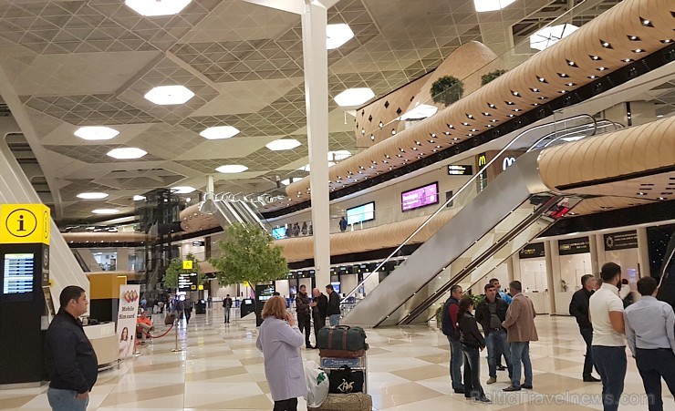 Travelnews.lv izbauda «airBaltic» lidojumu un apbrīno Heidara Alijeva starptautisko lidostu Baku. Sadarbībā ar Latvijas vēstniecību Azerbaidžānā un tū 234963