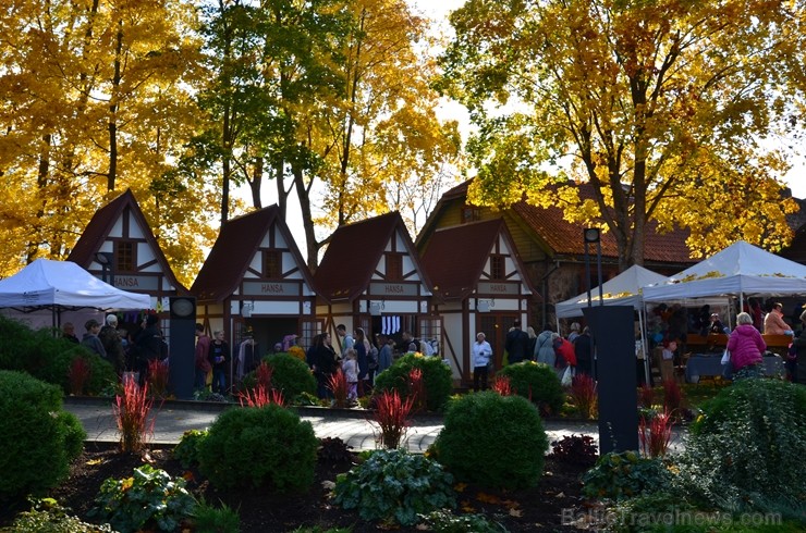 Katra oktobra otrajā sestdienā Valmieras rātslaukumā pilsētas viesi tiek aicināti uz pamatīgu andeli tradicionālajā Simjūda gadatirgū, kas vēsturiski  235173