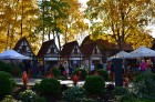 Katra oktobra otrajā sestdienā Valmieras rātslaukumā pilsētas viesi tiek aicināti uz pamatīgu andeli tradicionālajā Simjūda gadatirgū, kas vēsturiski  9