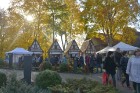 Katra oktobra otrajā sestdienā Valmieras rātslaukumā pilsētas viesi tiek aicināti uz pamatīgu andeli tradicionālajā Simjūda gadatirgū, kas vēsturiski  11