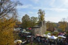 Katra oktobra otrajā sestdienā Valmieras rātslaukumā pilsētas viesi tiek aicināti uz pamatīgu andeli tradicionālajā Simjūda gadatirgū, kas vēsturiski  2