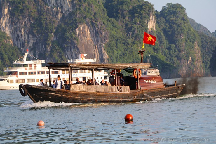 Vjetnamas Halongas līcī ik dienas dodas 650 kruīzu kuģi un zvejnieku laivas. Sadarbībā ar 365 brīvdienas un Turkish Airlines 235623