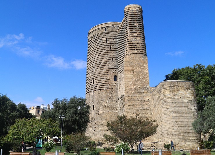 Jaunavas tornis vecpilsētā ir galvenais Baku simbols ar burvīgu pilsētas panorāmas skata laukumu. Sadarbībā ar Latvijas vēstniecību Azerbaidžānā un tū 236606