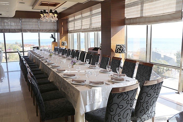 Travelnews.lv apmeklē Baku labāko zivju restorānu «Nar & Sharab». Sadarbībā ar Latvijas vēstniecību Azerbaidžānā un tūrisma firmu «RANTUR Travel Agenc 236863