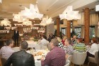 Brīnišķīgā Rīgas restorāna «Bibliotēka Nr.1» brokastu atmosfērā prezentē jauno «Lexus ES» 13
