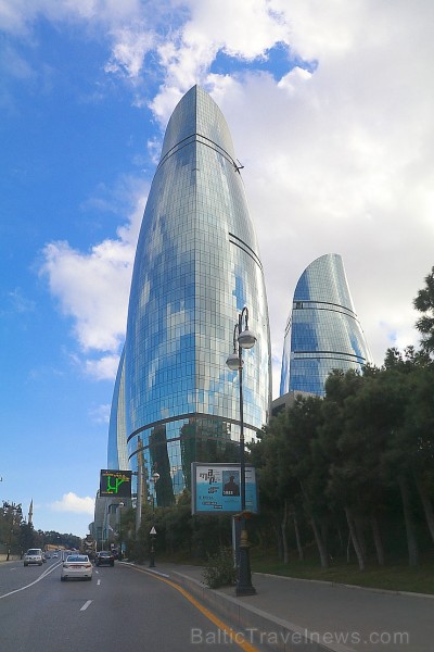 Debesskrāpju komplekss «Liesmas torņi» ir kļuvuši par Baku simbolu. Sadarbībā ar Latvijas vēstniecību Azerbaidžānā un tūrisma firmu «RANTUR Travel Age 237252