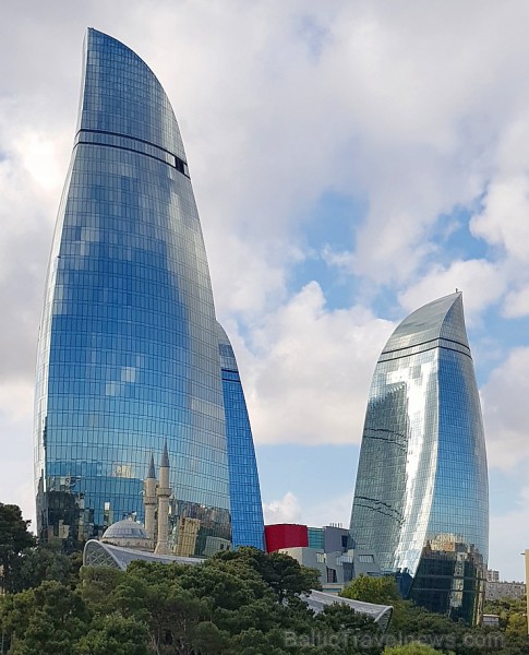 Debesskrāpju komplekss «Liesmas torņi» ir kļuvuši par Baku simbolu. Sadarbībā ar Latvijas vēstniecību Azerbaidžānā un tūrisma firmu «RANTUR Travel Age 237257