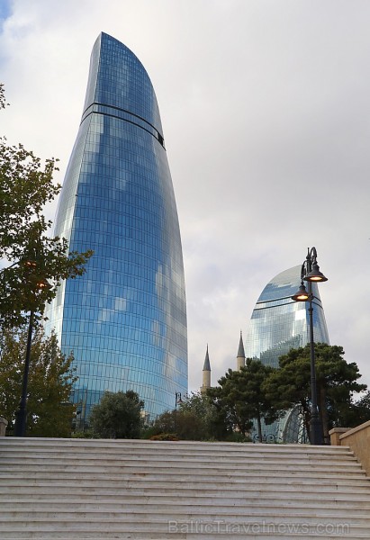 Debesskrāpju komplekss «Liesmas torņi» ir kļuvuši par Baku simbolu. Sadarbībā ar Latvijas vēstniecību Azerbaidžānā un tūrisma firmu «RANTUR Travel Age 237259