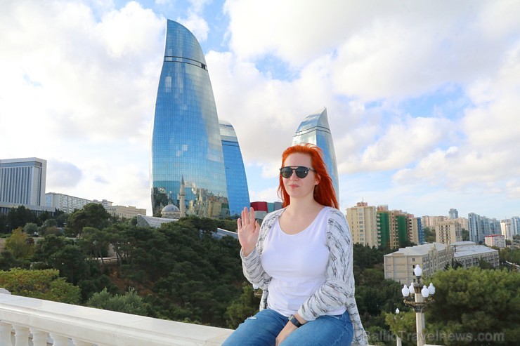 Debesskrāpju komplekss «Liesmas torņi» ir kļuvuši par Baku simbolu. Sadarbībā ar Latvijas vēstniecību Azerbaidžānā un tūrisma firmu «RANTUR Travel Age 237261