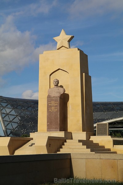 Debesskrāpju komplekss «Liesmas torņi» ir kļuvuši par Baku simbolu. Sadarbībā ar Latvijas vēstniecību Azerbaidžānā un tūrisma firmu «RANTUR Travel Age 237265