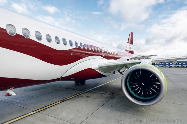 Latvijas nacionālā lidsabiedrība «airBaltic» 18. novembrī pirmo reizi piedalījās svinīgajā parādē ar «Airbus A220-300» lidmašīnu, kuru rotā sarkanbalt 238717