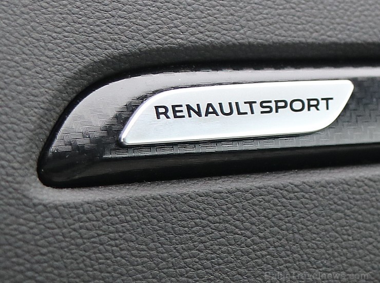 Travelnews.lv apceļo Latgali ar jauno un sportisko «Renault Megane R.S.» ar 280 zirgspēkiem 239136