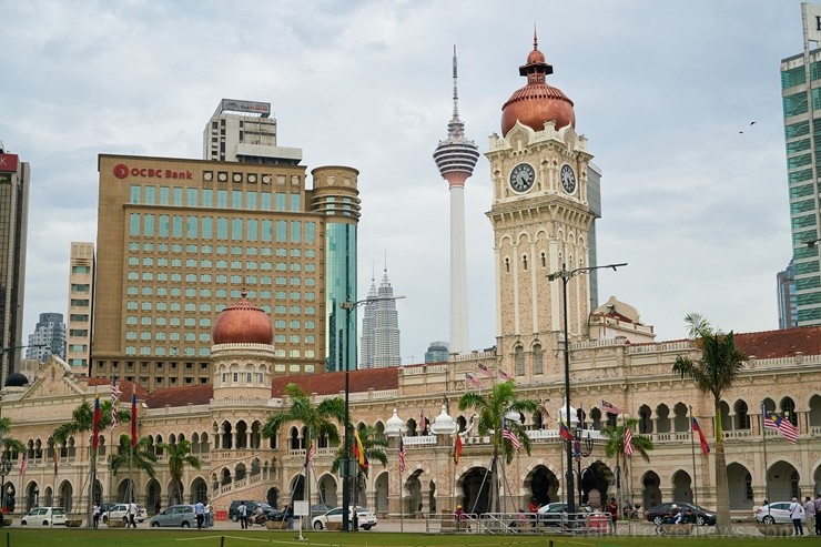 Malaizijas galvaspilsēta Kuala Lumpura ir moderna un to ieskauj zaļumi un siltums. Saulainās dienas viens otram līdzās izbauda gan malajiešu, gan ķīni 239389