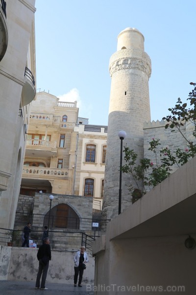 Travelnews.lv iepazīst Azerbaidžānas galvaspilsētas Baku ikdienas dzīvi. Sadarbībā ar Latvijas vēstniecību Azerbaidžānā un tūrisma firmu «RANTUR Trave 239802