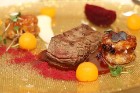 Vecrīgas restorāns «Kaļķu vārti» piedāvā gardēžu vakariņas ar aklo vīna degustāciju 33