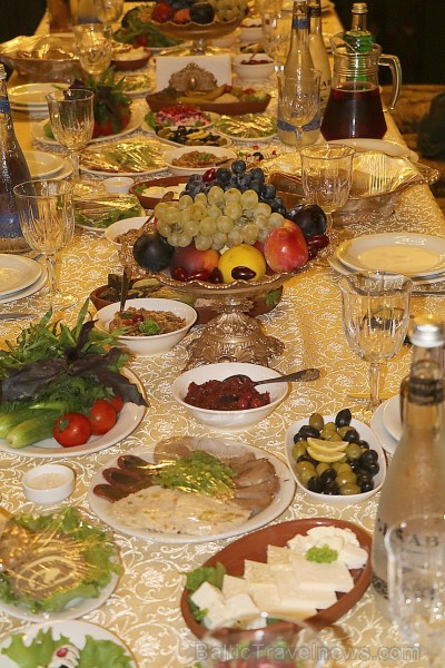 Travelnews.lv apmeklē Baku muzeja stila restorānu «Shirvanshah Museum Restaurant». Sadarbībā ar Latvijas vēstniecību Azerbaidžānā un tūrisma firmu «RA 240589