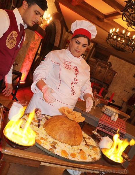 Travelnews.lv apmeklē Baku steiku restorānu «Mangal Steak House». Sadarbībā ar Latvijas vēstniecību Azerbaidžānā un tūrisma firmu «RANTUR Travel Agenc 241195
