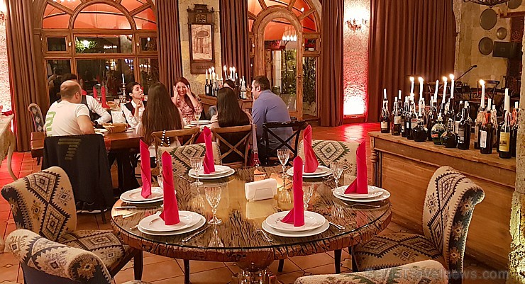Travelnews.lv apmeklē Baku steiku restorānu «Mangal Steak House». Sadarbībā ar Latvijas vēstniecību Azerbaidžānā un tūrisma firmu «RANTUR Travel Agenc 241200
