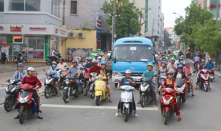 Travelnews.lv ar autobusu iepazīst Vjetnamas lielāko pilsētu Hošiminu. Sadarbībā ar 365 brīvdienas un Turkish Airlines 241707
