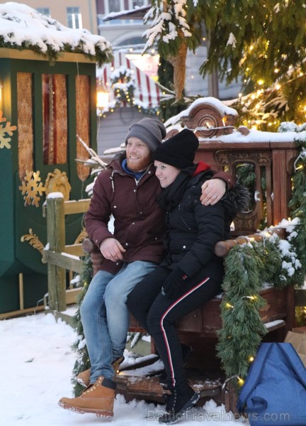 Rīgas Doma laukumā Ziemassvētku tirdziņš piesaista rīdziniekus un pilsētas viesus 241870