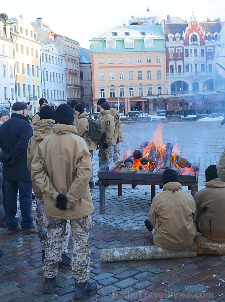 Rīgā atzīmē barikāžu aizstāvju atceres dienu 243589
