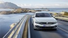 «Volkswagen» iepazīstina ar atjaunoto astotās sērijas Passat modeli, kurš kļūs par pirmo «Volkswagen» modeli, kuram būs pieejama daļēji automatizēta b 11