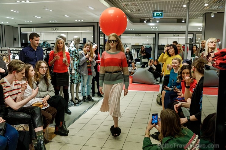 Universālveikals Stockmann rīkoja krāšņas pavasara sezonas atnākšanas svinības, pulcējot vienkopus spilgtas, sabiedrībā zināmas personības jaunās pava 248199