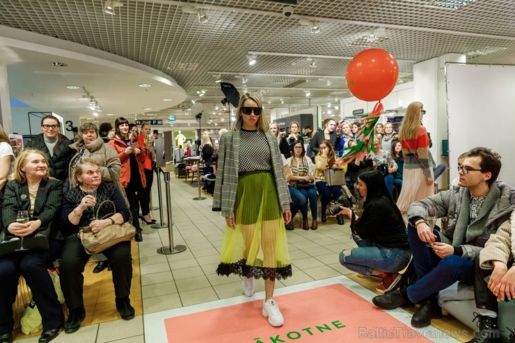 Universālveikals Stockmann rīkoja krāšņas pavasara sezonas atnākšanas svinības, pulcējot vienkopus spilgtas, sabiedrībā zināmas personības jaunās pava 248200