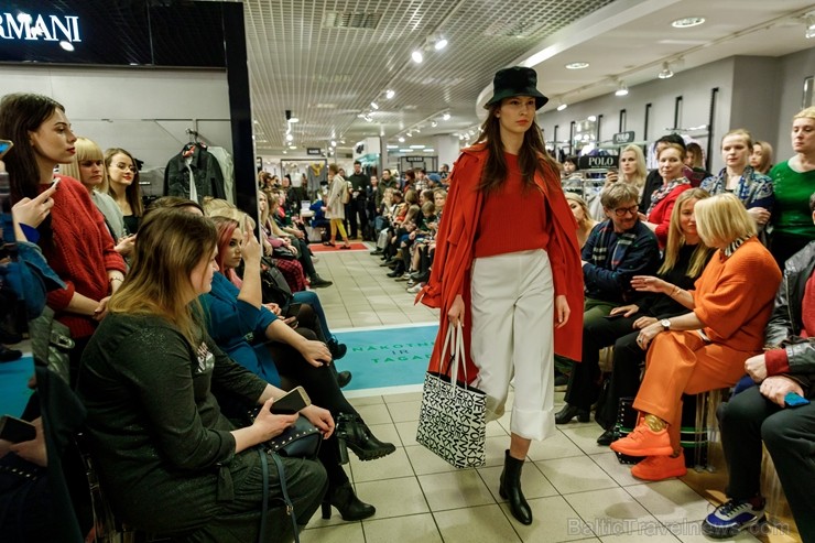 Universālveikals Stockmann rīkoja krāšņas pavasara sezonas atnākšanas svinības, pulcējot vienkopus spilgtas, sabiedrībā zināmas personības jaunās pava 248225