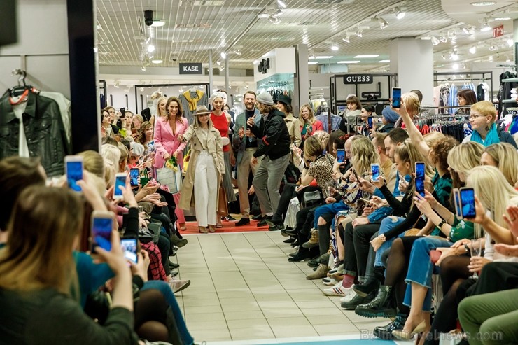 Universālveikals Stockmann rīkoja krāšņas pavasara sezonas atnākšanas svinības, pulcējot vienkopus spilgtas, sabiedrībā zināmas personības jaunās pava 248235