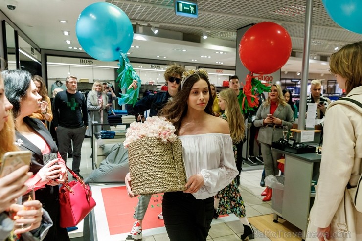 Universālveikals Stockmann rīkoja krāšņas pavasara sezonas atnākšanas svinības, pulcējot vienkopus spilgtas, sabiedrībā zināmas personības jaunās pava 248241