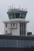 Travelnews.lv blakus skrejceļam vēro lidmašīnu kustību Starptautiskā lidostā «Rīga» 4